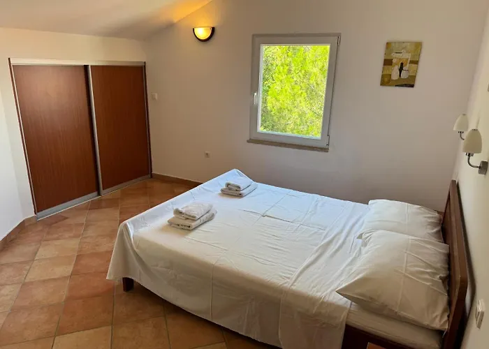 Apartman Rose Wind By Pag Tours Pag Town