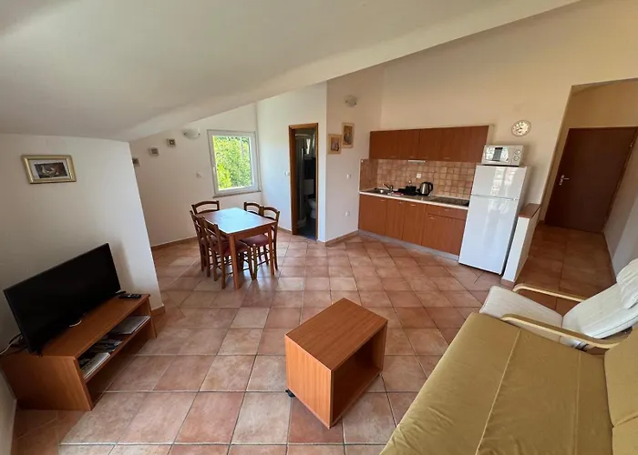 Rose Wind By Pag Tours * パグ