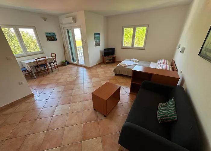 Rose Wind By Pag Tours アパート *